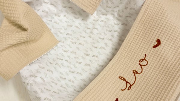 Babydecke Waffelpique cappuccino - Musselin Blätter